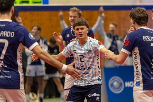 Jubel nach Punktgewinn durch Mika Takano (ASV Dachau, 02), GER, ASV Dachau vs. VC Bitterfeld-Wolfen, Volleyball, 1. Bundesliga, 14. Spieltag, Saison 2024 2025, 12.01.2025, GER, ASV Dachau vs. VC Bitterfeld-Wolfen, Volleyball, 1. Bundesliga, 14. Spieltag, Saison 2024 2025, 12.01.2025 Dachau Copyright: xEibner-Pressefoto JennixMaulx EP_JML
