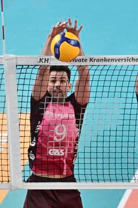 GER; 1.VBL, SVG Lueneburg vs Energiequelle Netzhoppers KW 12.01.2025, LKH Arena, Lueneburg, GER; 1. VBL, SVG Lueneburg vs Energiequelle Netzhoppers KW im Bild Einzelaktion Hochformat Hannes Gerken (Koenig Wusterhausen 09)