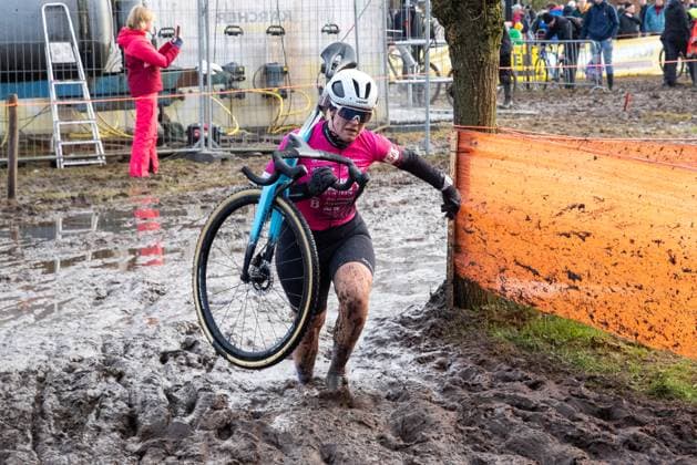 NK Cyclocross Oisterwijk Vrouwen Oisterwijk (NED), CYCLOCROSS, JANUARY 12 Kimberly Boven (NED AWV de Zwaluwen) Gefotografeerd tijdens het Nederlands Kampioenschap veldrijden in Oisterwijk Content not available for redistribution in The Netherlands directly or indirectly through any third parties. Copyright: xSportfotoxPhotoagencyx