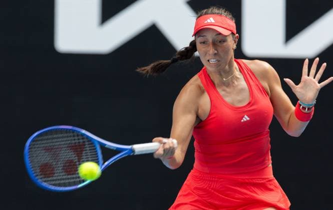 (250113) -- MELBOURNE, Jan. 13, 2025 -- Jessica Pegula hits a return during the women s singles first round match between Jessica Pegula of the United States and Maya Joint of Australia at Australian Open tennis tournament in Melbourne, Australia, Jan. 13, 2025. (Photo by Xinhua) (SP)AUSTRALIA-MELBOURNE-TENNIS-AUSTRALIAN OPEN-DAY 2 HuxJingchen 