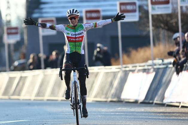 Belgian Sanne Cant celebrates as she crosses the finish line to win the women s elite race of the Cyclocross Otegem cycling event, Monday 13 January 2025 in Otegem, the day after the Belgian national cyclocross championships. DAVIDxPINTENS  x110326246x