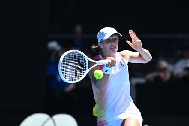 Australian Open Women s First Round - Melbourne Iga Swiatek (POL) during her first round match at the 2025 Australian Open at Melbourne Park in Melbourne, Australia, on January 13, 2025. Photo by Corinne Dubreuil ABACAPRESS.COM Melbourne Australia  Copyright: xDubreuilxCorinne ABACAx