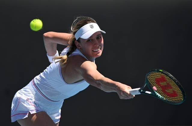 TENNIS AUSTRALIAN OPEN, Ekaterina Alexandrova of Russia in action during her round 1 match against Emma Raducanu of Great Britain during the 2025 Australian Open at Melbourne Park in Melbourne, Tuesday, January 14, 2025. ( NO ARCHIVING, EDITORIAL USE ONLY, NO USE IN BOOKS WITHOUT CONSENT MELBOURNE VICTORIA AUSTRALIA  Copyright: xLUKASxCOCHx 20250114194844781363