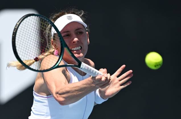 TENNIS AUSTRALIAN OPEN, Ekaterina Alexandrova of Russia in action during her round 1 match against Emma Raducanu of Great Britain during the 2025 Australian Open at Melbourne Park in Melbourne, Tuesday, January 14, 2025. ( NO ARCHIVING, EDITORIAL USE ONLY, NO USE IN BOOKS WITHOUT CONSENT MELBOURNE VICTORIA AUSTRALIA  Copyright: xLUKASxCOCHx 20250114113967258353