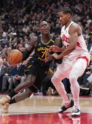 Sport Themen der Woche KW03 Sport Bilder des Tages January 13, 2025, Toronto, On, CANADA: Golden State Warriors guard Dennis Schroder (71) drives into Toronto Raptors guard Ochai Agbaji (30) during first half NBA, Basketball Herren, USA basketball action in Toronto, Monday, Jan. 13, 2025. Warriors at Raptors NBA basketball  - ZUMAc35_ 20250113_zaf_c35_034 Copyright: xNathanxDenettex