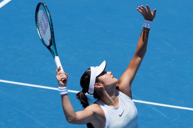 Tennis 2025: Australian Open Day 3 January 14, 2025: EMMA RADUCANU of Great Britain in action against 26th seed EKATERINA ALEXANDROVA of the Russian Federation on Court 3 in a Women s Singles 1st round match on day 3 of the 2025 Australian Open in Melbourne, Australia. Sydney Low Cal Media(Credit Image: Â Sydney Low Cal Sport Media) Melbourne Victoria Australia EDITORIAL USE ONLY Copyright: xx ZUMA-20250114_faf_c04_007.jpg SydneyxLowx csmphotothree344617