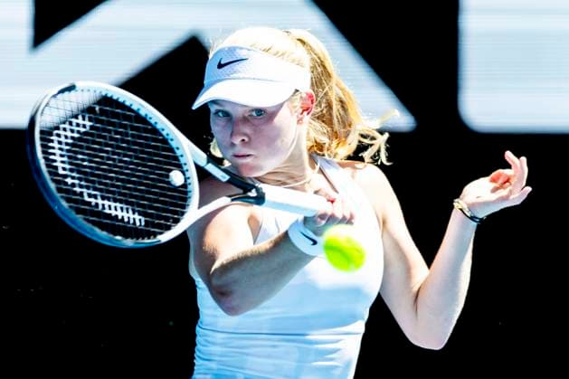 MELBOURNE, VIC - JANUARY 14: Emerson Jones of Australia in action during Round 1 of the 2025 Australian Open on January 14 2025, at Melbourne Park in Melbourne, Australia. (Photo by Jason Heidrich Icon Sportswire) TENNIS: JAN 14 Australian Open EDITORIAL USE ONLY Icon250114121