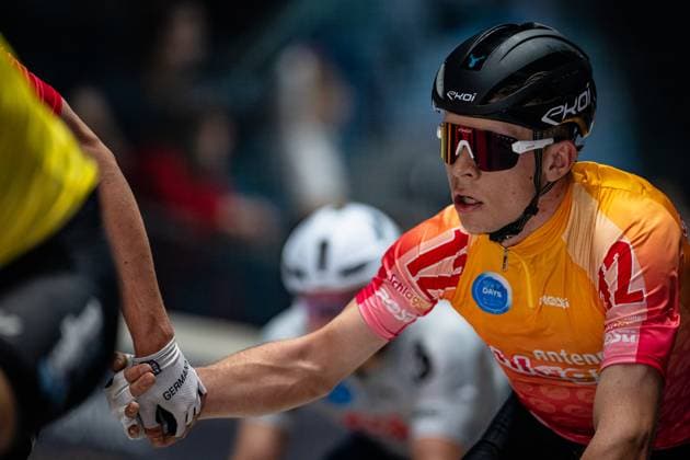 BOOS Benjamin, KEßLER Bruno: Sixdays Bremen 2025 Team 12 - ANTENNE SCHLAGER - BOOS Benjamin ( GER ) - Black - KEßLER Bruno ( GER ) - Red Querformat - quer - horizontal - Landscape - Event Veranstaltung: Sixdays Bremen 2025 - Category Kategorie: Cycling - Track cycling, Rad, Radsport, Bahnrad, Bahn Sixdays - Elite Men - Location Ort: Europe Germany - Bremen - ÖVB Arena - Discipline: Madison - Distance: ... m - Date Datum: 13.01.2025 Monday Day 4 -