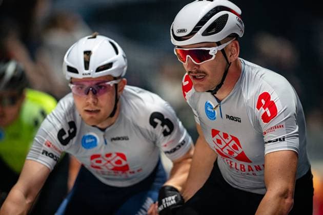 MALMBERG Matias, AUGENSTEIN Moritz: Sixdays Bremen 2025 Team 3 - SPIELBANK BREMEN - MALMBERG Matias ( DEN ) - Black - AUGENSTEIN Moritz ( GER ) - Red Querformat - quer - horizontal - Landscape - Event Veranstaltung: Sixdays Bremen 2025 - Category Kategorie: Cycling - Track cycling, Rad, Radsport, Bahnrad, Bahn Sixdays - Elite Men - Location Ort: Europe Germany - Bremen - ÖVB Arena - Discipline: Madison - Distance: ... m - Date Datum: 13.01.2025 Monday Day 4 -