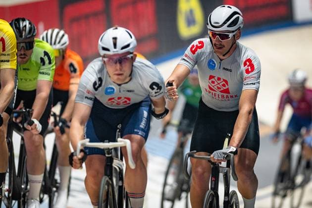 MALMBERG Matias, AUGENSTEIN Moritz: Sixdays Bremen 2025 Team 3 - SPIELBANK BREMEN - MALMBERG Matias ( DEN ) - Black - AUGENSTEIN Moritz ( GER ) - Red Querformat - quer - horizontal - Landscape - Event Veranstaltung: Sixdays Bremen 2025 - Category Kategorie: Cycling - Track cycling, Rad, Radsport, Bahnrad, Bahn Sixdays - Elite Men - Location Ort: Europe Germany - Bremen - ÖVB Arena - Discipline: Madison - Distance: ... m - Date Datum: 13.01.2025 Monday Day 4 -