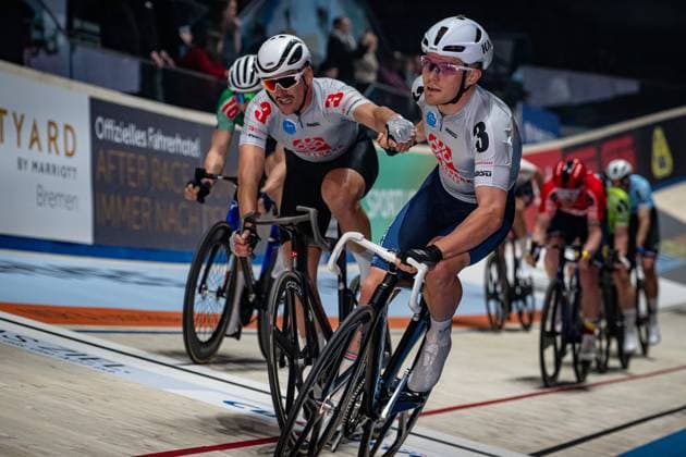 MALMBERG Matias, AUGENSTEIN Moritz: Sixdays Bremen 2025 Team 3 - SPIELBANK BREMEN - MALMBERG Matias ( DEN ) - Black - AUGENSTEIN Moritz ( GER ) - Red Querformat - quer - horizontal - Landscape - Event Veranstaltung: Sixdays Bremen 2025 - Category Kategorie: Cycling - Track cycling, Rad, Radsport, Bahnrad, Bahn Sixdays - Elite Men - Location Ort: Europe Germany - Bremen - ÖVB Arena - Discipline: Madison - Distance: ... m - Date Datum: 13.01.2025 Monday Day 4 -