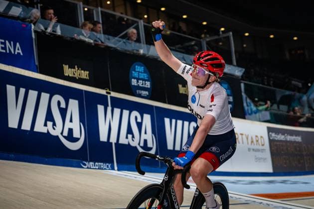 BRAUßE Franziska: Sixdays Bremen 2025 Team 1 - BRAUßE Franziska ( GER ) - Red Querformat - quer - horizontal - Landscape - Event Veranstaltung: Sixdays Bremen 2025 - Category Kategorie: Cycling - Track cycling, Rad, Radsport, Bahnrad, Bahn Sixdays - Elite Women - Location Ort: Europe Germany - Bremen - ÖVB Arena - Discipline: Points Race - Distance: ... m - Date Datum: 13.01.2025 Monday Day 4 -