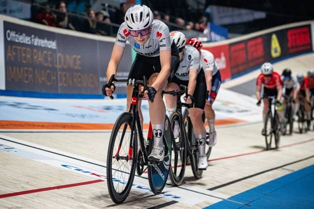SIGMUND Marla: Sixdays Bremen 2025 Team 3 - SIGMUND Marla ( GER ) - Red Querformat - quer - horizontal - Landscape - Event Veranstaltung: Sixdays Bremen 2025 - Category Kategorie: Cycling - Track cycling, Rad, Radsport, Bahnrad, Bahn Sixdays - Elite Women - Location Ort: Europe Germany - Bremen - ÖVB Arena - Discipline: Points Race - Distance: ... m - Date Datum: 13.01.2025 Monday Day 4 -