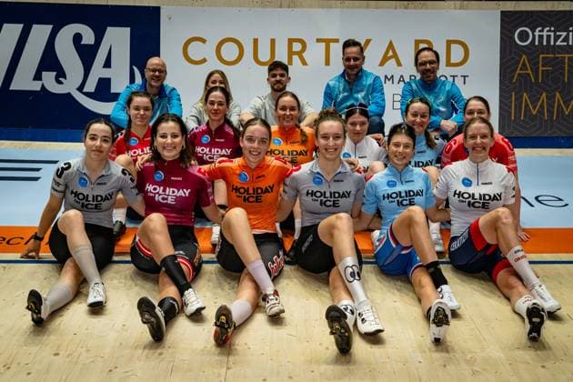 Team Photo Women: Sixdays Bremen 2025 Team Photo Women Tag der Schulen - Querformat - quer - horizontal - Landscape - Event Veranstaltung: Sixdays Bremen 2025 - Category Kategorie: Cycling - Track cycling, Rad, Radsport, Bahnrad, Bahn Sixdays - Elite Women - Location Ort: Europe Germany - Bremen - ÖVB Arena - Discipline: ... - Distance: ... m - Date Datum: 13.01.2025 Monday Day 4 -
