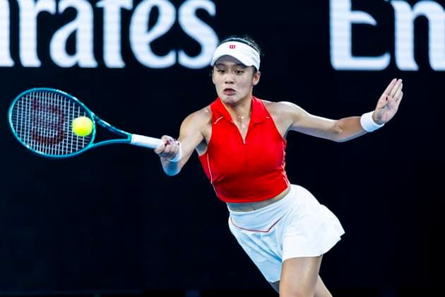 MELBOURNE, VIC - JANUARY 14: Sijia Wei of China in action during Round 1 of the 2025 Australian Open on January 14 2025, at Melbourne Park in Melbourne, Australia. (Photo by Jason Heidrich Icon Sportswire) TENNIS: JAN 14 Australian Open EDITORIAL USE ONLY Icon250114180