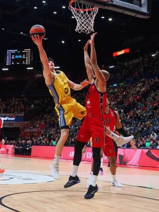 Sport Themen der Woche KW03 Sport Bilder des Tages Gabriele Procida (Alba Berlin) &amp; Shavon Shields (EA7 Emporio Armani Olimpia Milano) during EA7 Emporio Armani Milano vs Alba Berlin, Basketball Euroleague match in Milan, Italy, January 14 2025  Copyright: xSavinoxPaolella IPAxSportx xipa-agency.netx xx IPA_52999826 IPA_Agency_IPA52999826