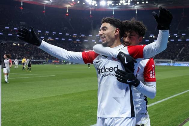 Sport Themen der Woche KW03 Sport Bilder des Tages 2025.01.14 xJAx Fussball 1. Bundesliga Eintracht Frankfurt - SC Freiburg v.l.,Erleichtert Omar Marmoush (Eintracht Frankfurt) und Nathaniel Brown (Eintracht Frankfurt) Torjubel, Goal celebration, celebrate the goal zum 2:1 (DFL DFB REGULATIONS PROHIBIT ANY USE OF PHOTOGRAPHS as IMAGE SEQUENCES and or QUASI-VIDEO) *** 2025 01 14 xJAx Soccer 1 Bundesliga Eintracht Frankfurt SC Freiburg v l ,Relieved Omar Marmoush Eintracht Frankfurt and Nathaniel Brown Eintracht Frankfurt Torjubel, Goal celebration, celebrate the goal zum 2 1 DFL DFB REGULATIONS PROHIBIT ANY USE OF PHOTOGRAPHS as IMAGE SEQUENCES and or QUASI VIDEO Copyright: JoaquimxFerreira