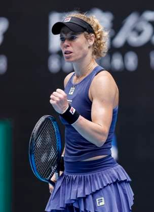 (250115) -- MELBOURNE, Jan. 15, 2025 -- Laura Siegemund reacts during the women s singles 2nd round match between Zheng Qinwen of China and Laura Siegemund of Germany at Australian Open tennis tournament in Melbourne, Australia, Jan. 15, 2025. ) (SP)AUSTRALIA-MELBOURNE-TENNIS-AUSTRALIAN OPEN-DAY 4 MaxPing 