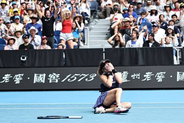Tennis, Australian Open, Laura Siegemund besiegt Qinwen Zheng Laura Siegemund, GER, after second round of 2025 Australian Open in Melbourne, 15 01 2025; -