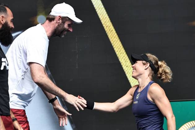 Tennis, Australian Open, Laura Siegemund besiegt Qinwen Zheng Laura Siegemund, GER, celebrating in the players box after second round of 2025 Australian Open in Melbourne, 15 01 2025; -