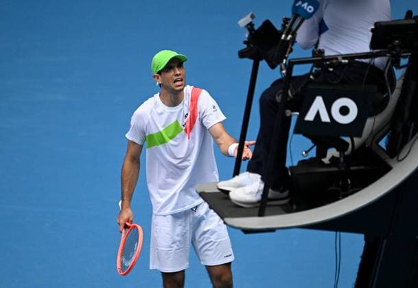 TENNIS AUSTRALIAN OPEN, Nuno Borges of Portugal reacts towards the chair umpire during his round 2 match aJordan Thomspon of Australia of Portugal during the 2025 Australian Open at Melbourne Park in Melbourne, Wednesday, January 15, 2025. ( NO ARCHIVING, EDITORIAL USE ONLY, NO USE IN BOOKS WITHOUT CONSENT MELBOURNE VICTORIA AUSTRALIA  Copyright: xJAMESxROSSx 20250115143828313959