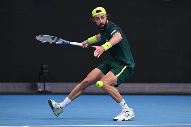 TENNIS AUSTRALIAN OPEN, Jordan Thompson of Australia returns during his round 2 match against Nuno Borges of Portugal during the 2025 Australian Open at Melbourne Park in Melbourne, Wednesday, January 15, 2025. ( NO ARCHIVING, EDITORIAL USE ONLY, NO USE IN BOOKS WITHOUT CONSENT MELBOURNE VICTORIA AUSTRALIA  Copyright: xJAMESxROSSx 20250115122149998678