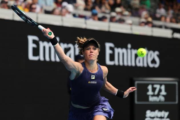 Laura Siegemund of Germany hits a forehand Australian Open, Day Four, Tennis, Melbourne Park, Melbourne, Australia - 15 Jan 2025  Copyright: xRachelxBach Shutterstockx 15101599ad