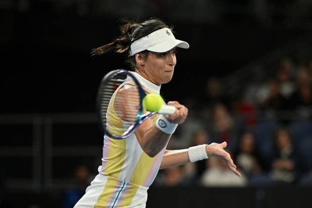 TENNIS AUSTRALIAN OPEN, Ajla Tomljanovic of Australia in action during her round 2 match against Diana Shnaider of Russia during the 2025 Australian Open at Melbourne Park in Melbourne, Wednesday, January 15, 2025. ( NO ARCHIVING, EDITORIAL USE ONLY, NO USE IN BOOKS WITHOUT CONSENT MELBOURNE VICTORIA AUSTRALIA  Copyright: xJAMESxROSSx 20250115129063885644