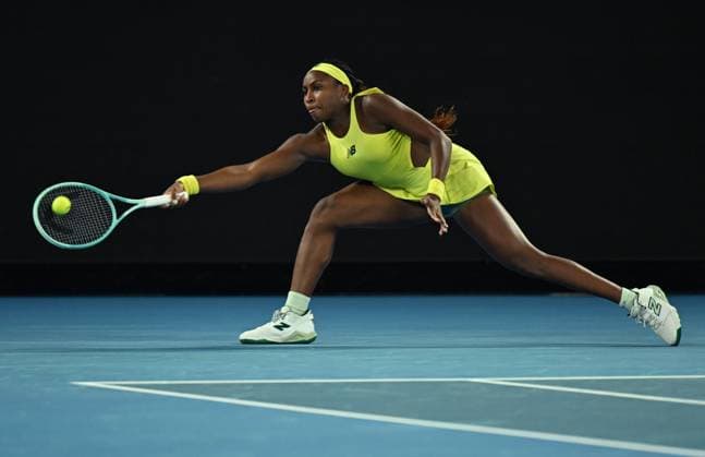 TENNIS AUSTRALIAN OPEN, Coco Gauff of USA returns during her round 2 match against Jodie Burrage of Great Britain during the 2025 Australian Open at Melbourne Park in Melbourne, Wednesday, January 15, 2025. ( NO ARCHIVING, EDITORIAL USE ONLY, NO USE IN BOOKS WITHOUT CONSENT MELBOURNE VICTORIA AUSTRALIA  Copyright: xLUKASxCOCHx 20250115170743433843