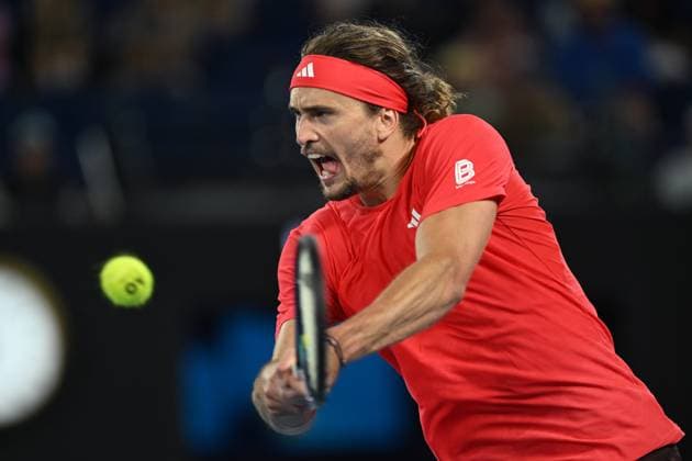 TENNIS AUSTRALIAN OPEN, Alexander Zverev of Germany returns his round 2 match against Pedro Martinez of Spain during the 2025 Australian Open at Melbourne Park in Melbourne, Wednesday, January 15, 2025. ( NO ARCHIVING, EDITORIAL USE ONLY, NO USE IN BOOKS WITHOUT CONSENT MELBOURNE VICTORIA AUSTRALIA  Copyright: xLUKASxCOCHx 20250115160457670152