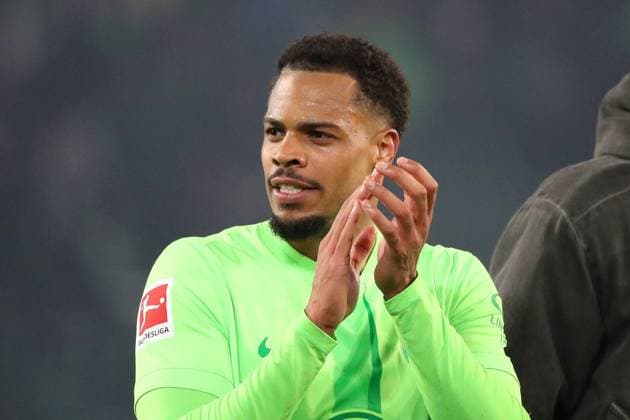 VfL vs. M gladbach, 1. BL Wolfsburg, 14.01.2025, FUßBALL - VfL Wolfsburg vs. Borussia Mönchengladbach, 1. BL, Saison 2024 25. Schlussjubel, Lukas Nmecha (VfL Wolfsburg) Wolfsburg