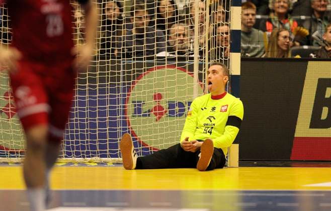 Sport Bilder des Tages Photo : am Boden zerstört ist ..... Torhüter Adam Morawski (Polen) Handball WM 2025 , Vorrunde in Herning Wed. 15.01.2025 , 1. Spieltag Länderspiel , Gruppe A : Deutschland - Polen