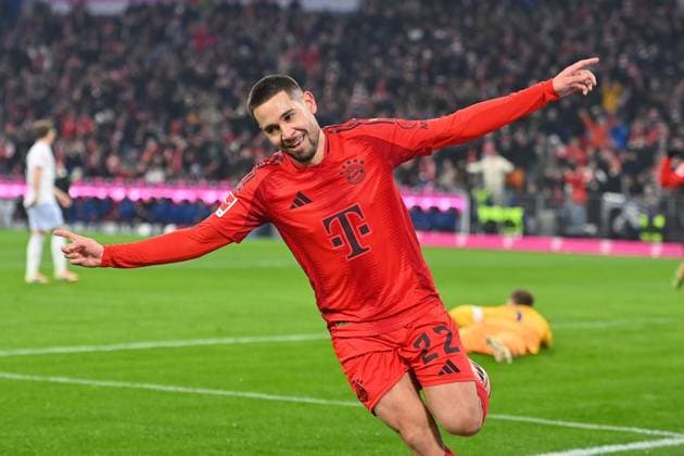 Sport Bilder des Tages Torjubel Raphael GUERREIRO (Bayern Muenchen) Jubel,Freude,Begeisterung,, Aktion,Einzelbild,angeschnittenes Einzelmotiv,Halbfigur,halbe Figur. Fussball 1. Bundesliga Saison 2024 2025, 17.Spieltag, Spieltag17 FC Bayern Muenchen - TSG 1899 Hoffenheim am 215.01.2025 , A L L I A N Z A R E N A. *** Goal celebration Raphael GUERREIRO Bayern Muenchen jubilation,joy,enthusiasm,, action,single image,cropped single motif,half figure,half figure Football 1 Bundesliga season 2024 2025, 17 Matchday, Matchday17 FC Bayern Muenchen TSG 1899 Hoffenheim on 215 01 2025 , A L L I A N Z A R E N A
