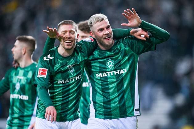 Sport Themen der Woche KW03 Sport Bilder des Tages 1. Bundesliga: SV Werder Bremen - 1. FC Heidenheim am 15.91.2025 im Weserstadion in Bremen Jubel, Torjubel, Torschütze, Torschütze Marvin Ducksch (Werder Bremen) jubelt seinem Tor zum 21 mit Mitchell Weiser (Werder Bremen). *** 1 Bundesliga SV Werder Bremen 1 FC Heidenheim on 15 91 2025 at Weserstadion in Bremen Cheers, goal celebration, goal scorer, goal scorer Marvin Ducksch Werder Bremen celebrates his goal for the 21st time with Mitchell Weiser Werder Bremen MT