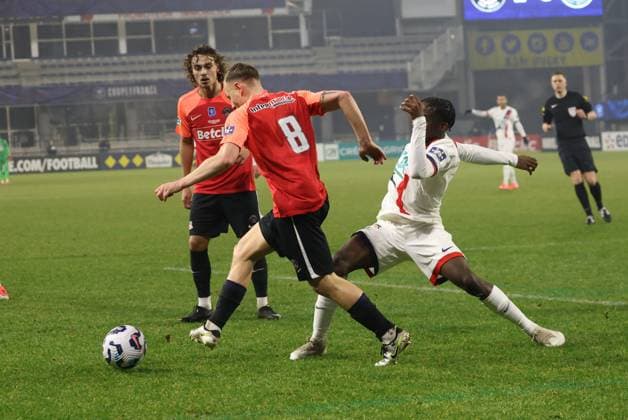 Coupe de France : Espaly vs PSG Thierry LARRET MAXPPP. Football. 16eme finale Coupe de France. Football Club Espaly vs Paris Saint Germain. Stade Marcel Michelin, Clermont-Ferrand le 15 Janvier 2025. Kevin PORTAL (ESP) CLERMONT-FERRAND (63) STADE STADE MARCEL MICHELIN PUY DE DOME AUVERGNE RHONE-ALP FRANCE  Copyright: xThierryxLARRET MAXPPPxThierryxLARRETx TL_20250115_2018 0794554822st