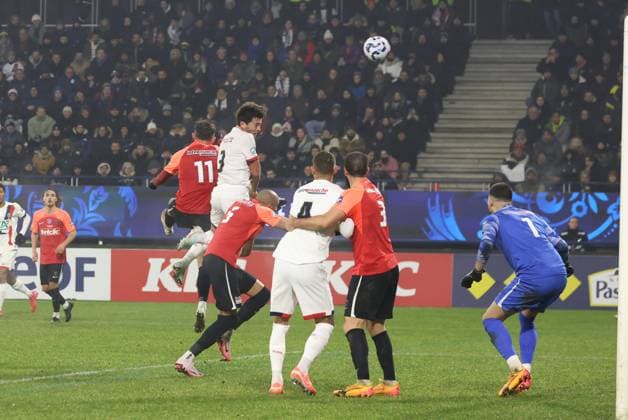 Coupe de France : Espaly vs PSG Thierry LARRET MAXPPP. Football. 16eme finale Coupe de France. Football Club Espaly vs Paris Saint Germain. Stade Marcel Michelin, Clermont-Ferrand le 15 Janvier 2025. Joao NEVES (PSG) CLERMONT-FERRAND (63) STADE STADE MARCEL MICHELIN PUY DE DOME AUVERGNE RHONE-ALP FRANCE  Copyright: xThierryxLARRET MAXPPPxThierryxLARRETx TL_20250115_2028 0794554982st