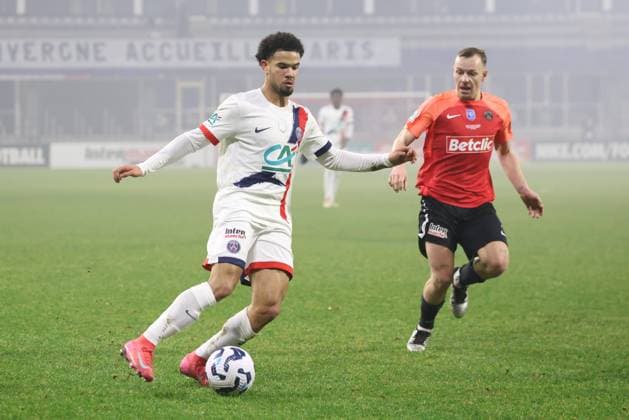 Coupe de France : Espaly vs PSG Thierry LARRET MAXPPP. Football. 16eme finale Coupe de France. Football Club Espaly vs Paris Saint Germain. Stade Marcel Michelin, Clermont-Ferrand le 15 Janvier 2025. CLERMONT-FERRAND (63) STADE STADE MARCEL MICHELIN PUY DE DOME AUVERGNE RHONE-ALP FRANCE  Copyright: xThierryxLARRET MAXPPPxThierryxLARRETx TL_20250115_2033 0794555034st