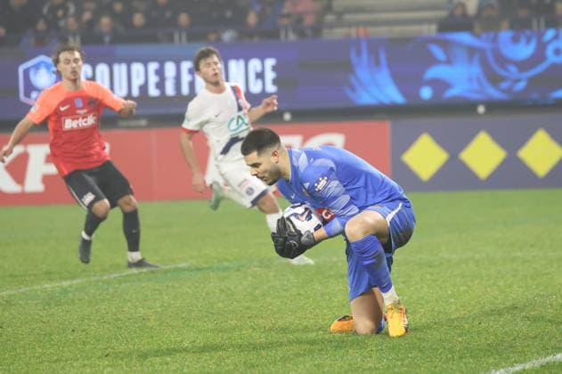 Coupe de France : Espaly vs PSG Thierry LARRET MAXPPP. Football. 16eme finale Coupe de France. Football Club Espaly vs Paris Saint Germain. Stade Marcel Michelin, Clermont-Ferrand le 15 Janvier 2025. Jordan ETIENNE (ESP) CLERMONT-FERRAND (63) STADE STADE MARCEL MICHELIN PUY DE DOME AUVERGNE RHONE-ALP FRANCE  Copyright: xThierryxLARRET MAXPPPxThierryxLARRETx TL_20250115_2038 0794555071st