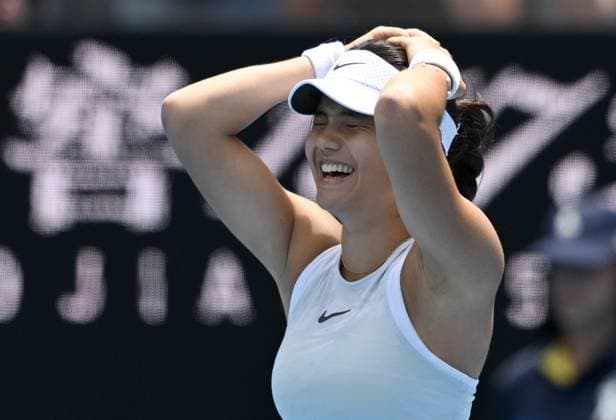 TENNIS AUSTRALIAN OPEN, Emma Raducanu of Great Britain celebrates after winning her round 2 match Amanda Anisimova of USA during the 2025 Australian Open at Melbourne Park in Melbourne, Thursday, January 16, 2025. ( NO ARCHIVING, EDITORIAL USE ONLY, NO USE IN BOOKS WITHOUT CONSENT MELBOURNE VICTORIA AUSTRALIA  Copyright: xLUKASxCOCHx 20250116138849289676