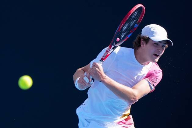 Tennis 2025: Australian Open Day 5 January 16, 2025: JOAO FONSECA of Brazil in action against LORENZO SONEGO of Italy on 1573 Arena in a Women s Singles 2nd round match on day 5 of the 2025 Australian Open in Melbourne, Australia. Sydney Low Cal Media(Credit Image: Â Sydney Low Cal Sport Media) Melbourne Victoria Australia EDITORIAL USE ONLY Copyright: xx ZUMA-20250116_faf_c04_042.jpg SydneyxLowx csmphotothree345343