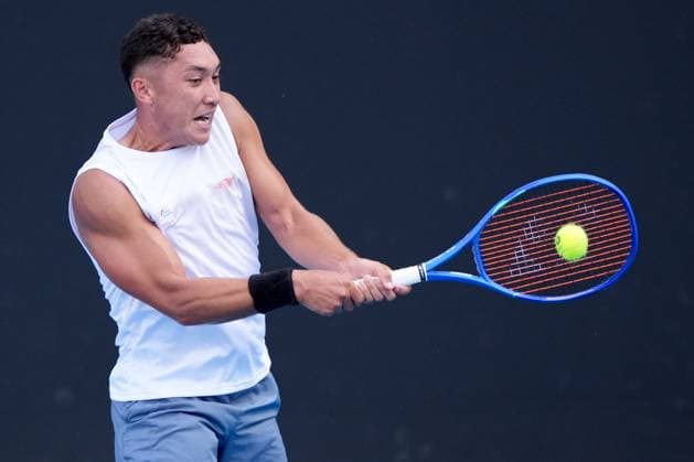 January 16, 2025: ALEX MICHELSEN of the USA in action against JAMES MCCABE of Australia on Court 3 in a Men s Singles 2nd round match on day 5 of the 2025 Australian Open in Melbourne, Australia. Cal Media Melbourne Australia - ZUMAc04_ 20250116_faf_c04_048 Copyright: xSydneyxLowx