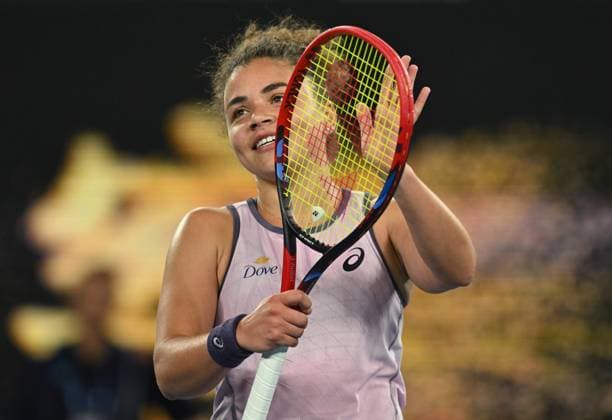 TENNIS AUSTRALIAN OPEN, Jasmine Paolini of Italy celebrates after winning her round 2 match against Renata Aarazua of Mexico during the 2025 Australian Open at Melbourne Park in Melbourne, Thursday, January 16, 2025. ( NO ARCHIVING, EDITORIAL USE ONLY, NO USE IN BOOKS WITHOUT CONSENT MELBOURNE VICTORIA AUSTRALIA  Copyright: xLUKASxCOCHx 20250116191725663480