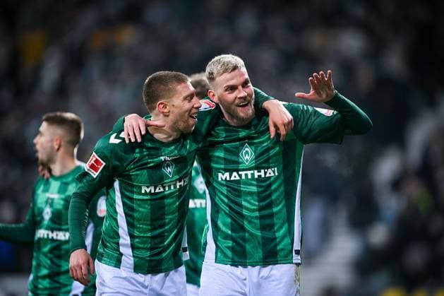 1. Bundesliga: SV Werder Bremen - 1. FC Heidenheim am 15.91.2025 im Weserstadion in Bremen Jubel, Torjubel, Torschütze, Torschütze Marvin Ducksch (Werder Bremen) jubelt seinem Tor zum 21 mit Mitchell Weiser (Werder Bremen).