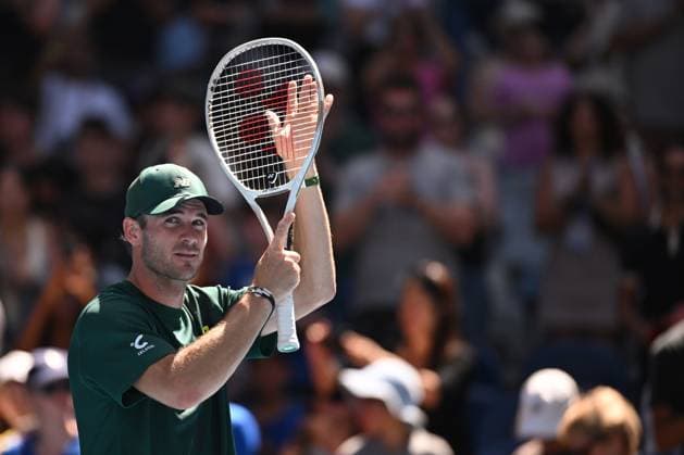 TENNIS AUSTRALIAN OPEN, Tommy Paul of USA celebrates his round 3 match win over Roberto Carballes Baena of Spain during the 2025 Australian Open at Melbourne Park in Melbourne, Friday, January 17, 2025. ( NO ARCHIVING, EDITORIAL USE ONLY, NO USE IN BOOKS WITHOUT CONSENT MELBOURNE VICTORIA AUSTRALIA  Copyright: xJAMESxROSSx 20250117169103064540