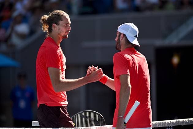 TENNIS AUSTRALIAN OPEN, Alexander Zverev (left) of Germany celebrates his round three win over Jacob Fearnley of Great Britian during the 2025 Australian Open at Melbourne Park in Melbourne, Friday, January 17, 2025. ( NO ARCHIVING, EDITORIAL USE ONLY, NO USE IN BOOKS WITHOUT CONSENT MELBOURNE VICTORIA AUSTRALIA  Copyright: xLUKASxCOCHx 20250117139542250159