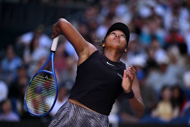 TENNIS AUSTRALIAN OPEN, Naomi Osaka of Japan serves during her round three match against Belinda Bencic of Switzerland during the 2025 Australian Open at Melbourne Park in Melbourne, Friday, January 17, 2025. ( NO ARCHIVING, EDITORIAL USE ONLY, NO USE IN BOOKS WITHOUT CONSENT MELBOURNE VICTORIA AUSTRALIA  Copyright: xJAMESxROSSx 20250117165010808324