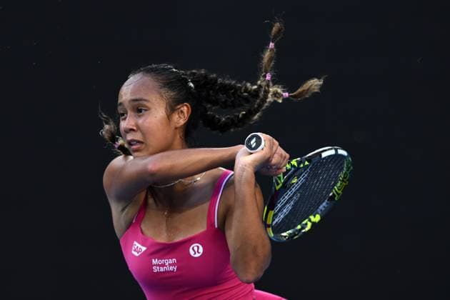TENNIS AUSTRALIAN OPEN, Leylah Fernandez of Canada returns during her round three match against Coco Gauff of USA during the 2025 Australian Open at Melbourne Park in Melbourne, Friday, January 17, 2025. ( NO ARCHIVING, EDITORIAL USE ONLY, NO USE IN BOOKS WITHOUT CONSENT MELBOURNE VICTORIA AUSTRALIA  Copyright: xJOELxCARRETTx 20250117142680792152