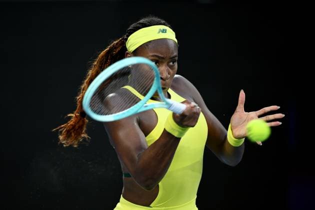 TENNIS AUSTRALIAN OPEN, Coco Gauff of USA returns during her round three match against Leylah Fernandez of Canada during the 2025 Australian Open at Melbourne Park in Melbourne, Friday, January 17, 2025. ( NO ARCHIVING, EDITORIAL USE ONLY, NO USE IN BOOKS WITHOUT CONSENT MELBOURNE VICTORIA AUSTRALIA  Copyright: xJOELxCARRETTx 20250117175795942420
