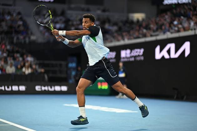 TENNIS AUSTRALIAN OPEN, Arthur Fils of France returns during his round three match against Ugo Humbert of France during the 2025 Australian Open at Melbourne Park in Melbourne, Friday, January 17, 2025. ( NO ARCHIVING, EDITORIAL USE ONLY, NO USE IN BOOKS WITHOUT CONSENT MELBOURNE VICTORIA AUSTRALIA  Copyright: xLUKASxCOCHx 20250117183963475623