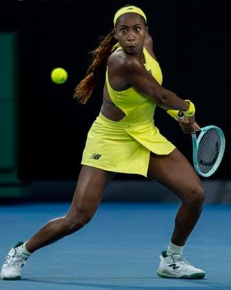 (250117) -- MELBOURNE, Jan. 17, 2025 -- Coco Gauff of the United States hits a return to Leylah Fernandez of Canada during the women s singles 3rd round match at Australian Open tennis tournament in Melbourne, Australia, Jan. 17, 2025. (Photo by Xinhua) (SP)AUSTRALIA-MELBOURNE-TENNIS-AUSTRALIAN OPEN-DAY 6 LuixSiuxWai 
